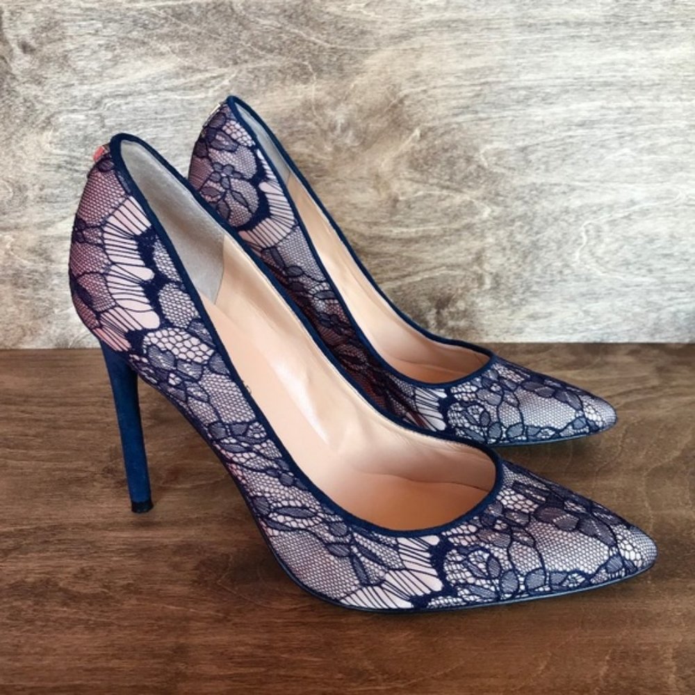 Ivanka Trump Pumps Heels Lace Blue White Size 8.5